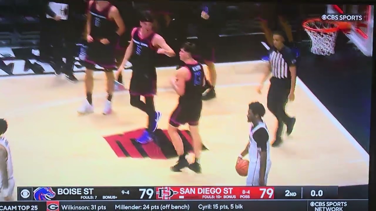 Boise State Andrews Missed Last Second Shot against San Diego State 