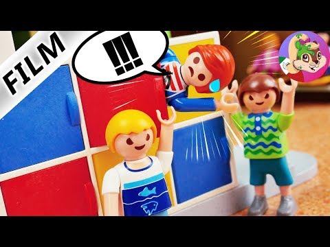 Series de Playmobil en español ¡NIÑOS MAYORES INTIMIDAN A JULIAN! ¡ENCERRADO EN UN CASILLERO!