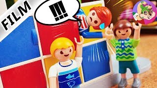 Series de Playmobil en español ¡NIÑOS MAYORES INTIMIDAN A JULIAN! ¡ENCERRADO EN UN CASILLERO!