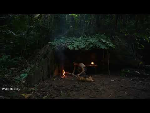 Heavy Rain Beautiful Girl Alone Bushcraft Building And Cooking