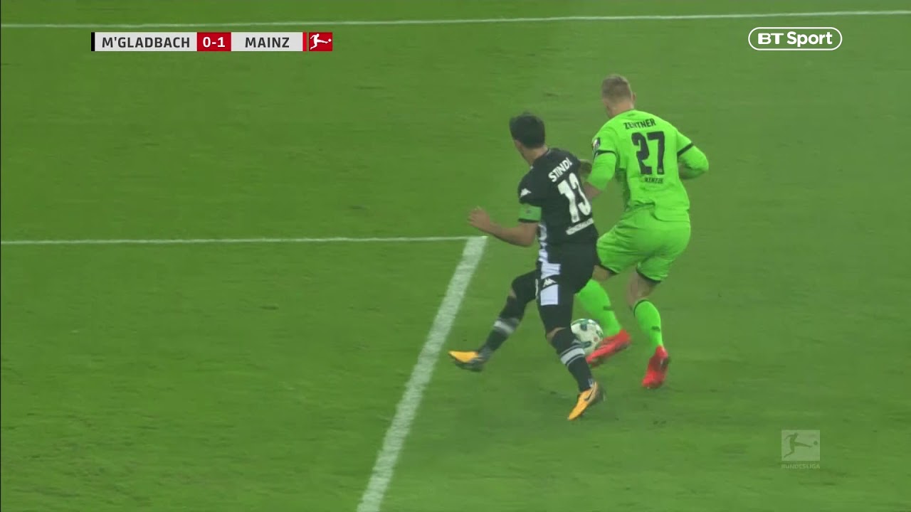 Funny FIFA glitch in real life! The keeper passes the penalty spot rather than the ball!