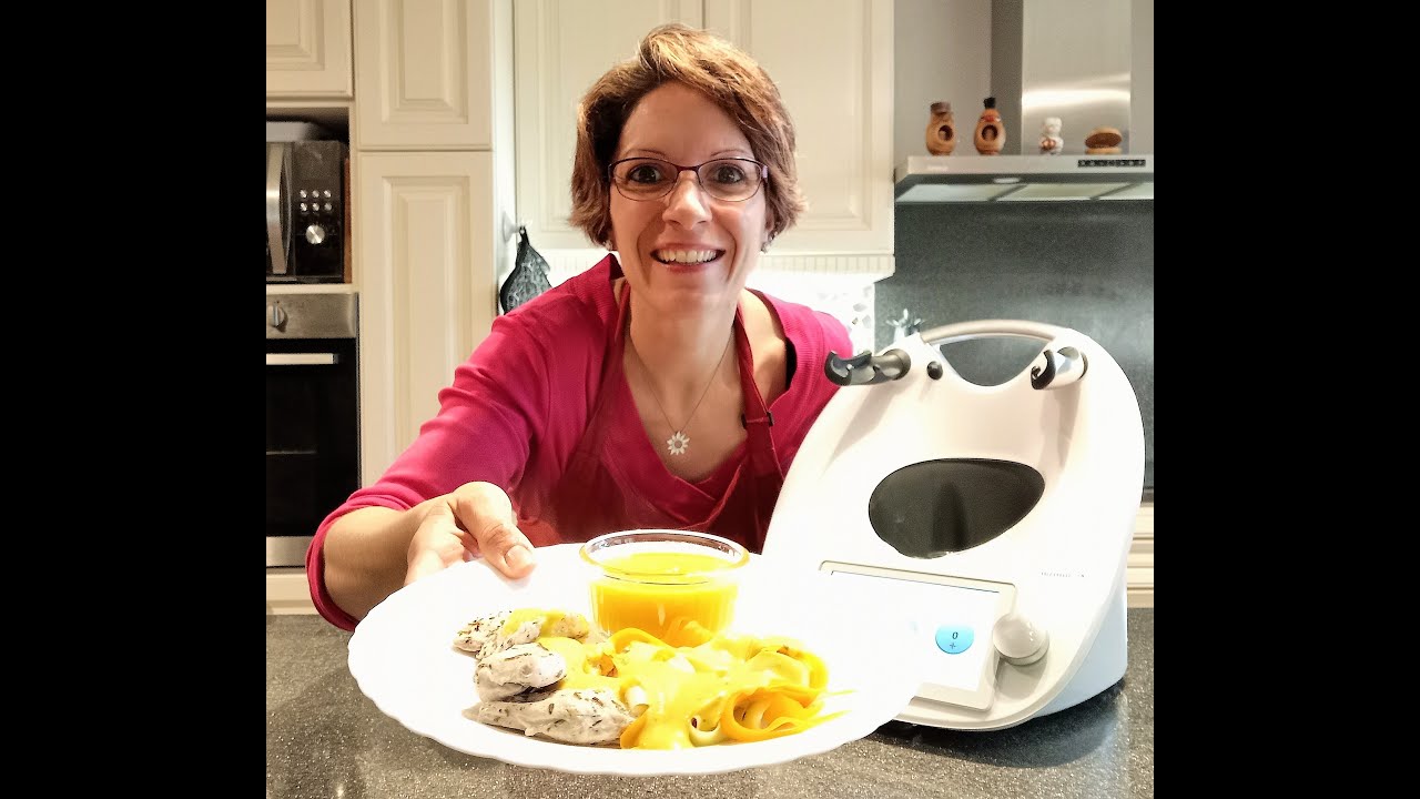 Poulet vapeur, tagliatelles de légumes en sauce et son velouté au Thermomix