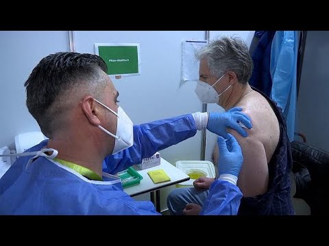 Vidéo: La vaccination contre le coronavirus sera obligatoire ou volontaire