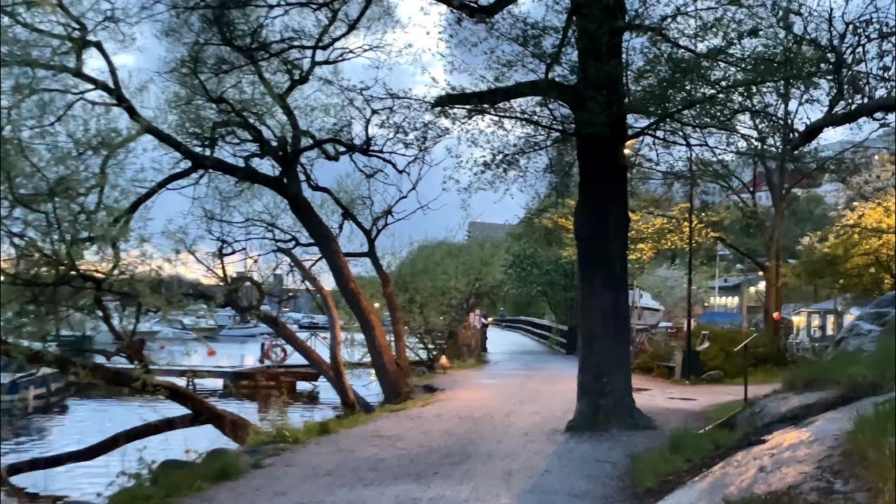 Stockholm Walks: Södermalm shoreline at dusk. Årstaviken, relaxing evening walk.
