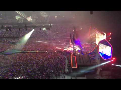 Coldplay - Charlie Brown live at Amsterdam Arena June 24th 2016 (Midnight Intro)