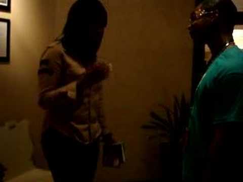 TOP LADii ENT. CATCHES SHAREEFA & ARMEL BATTLiNG..SO FUNNY!!