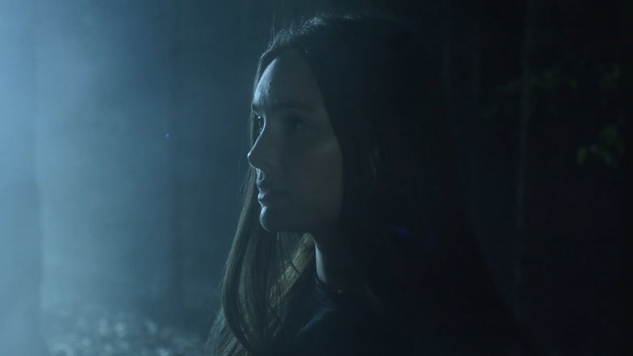 Lisa Mitchell - Warhol (Official Video Pt.1) auf YouTube ansehen Lisa Mitchell - Warhol (Official Video Pt.1) auf YouTube ansehen