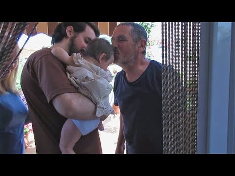 Видео: Елена е внучка на Хосе Хосе