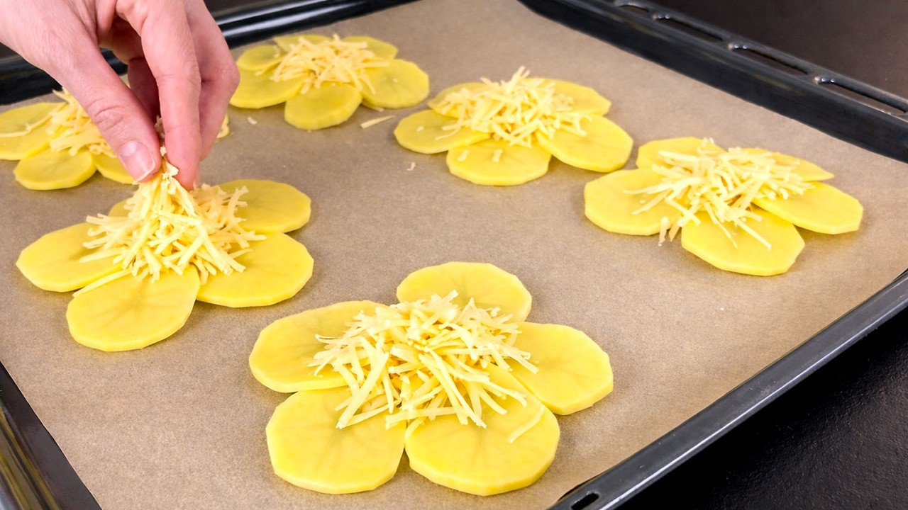 Моя мама всегда готовила картошку так на праздники. Вкусная закуска из запеченного картофеля.