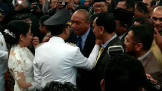 Walikota Dan Wakil Diberikan Selamat Oleh Para Tamu Undangan