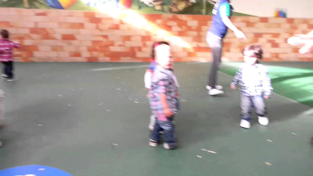 Escola Primeiros Passos - YouTube