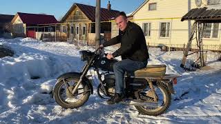 Мотоцикл Восход 3: завёлся зимой  и едет бодро.