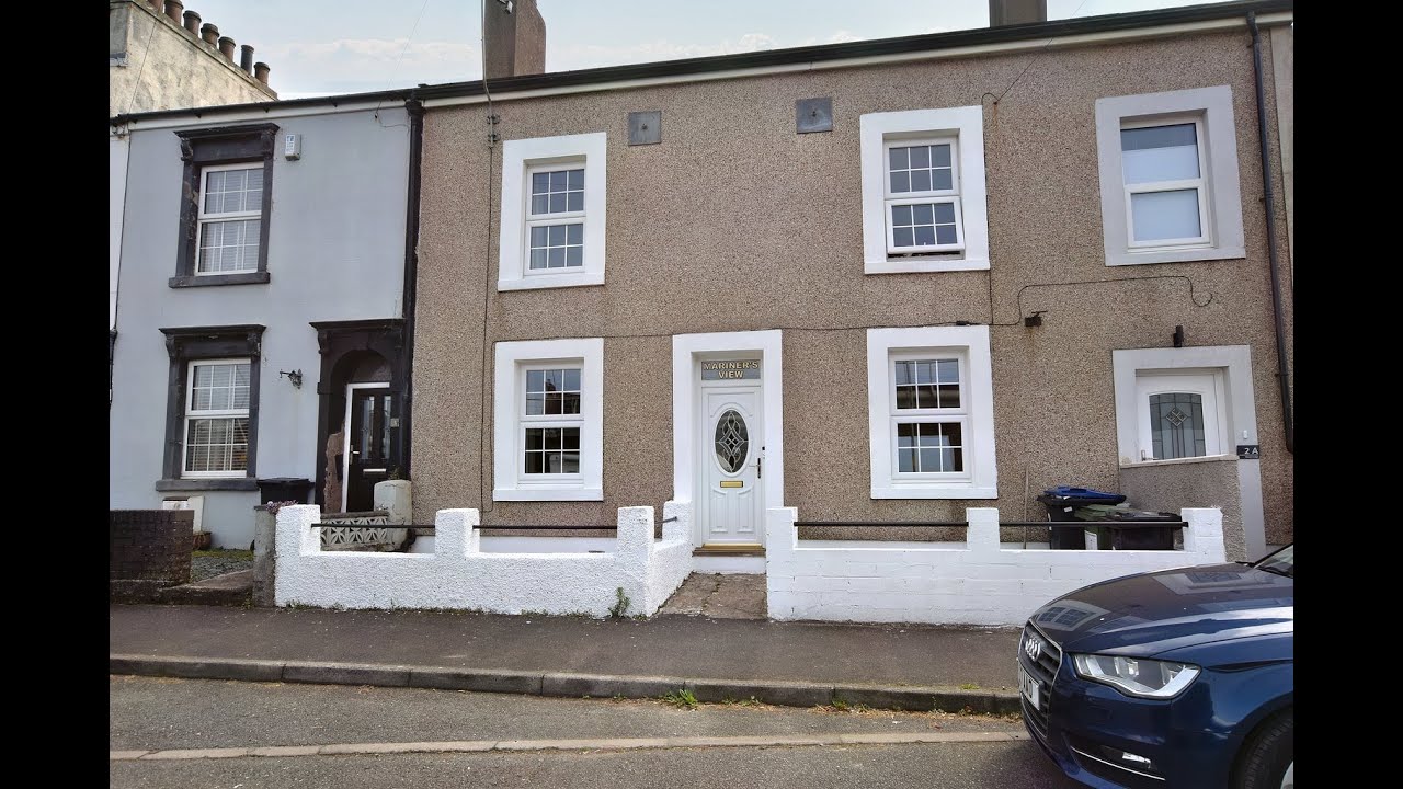 Spacious and modern 4 bed terrace hats just a stroll to the sea. Church