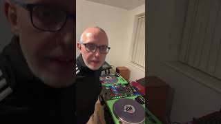 DJ Furio is live Scratching