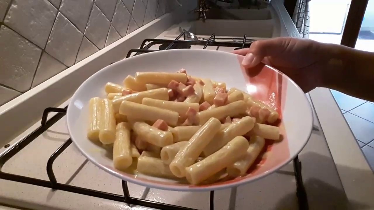 PASTA ZAFFERANO, PHILADELPHIA E PROSCIUTTO