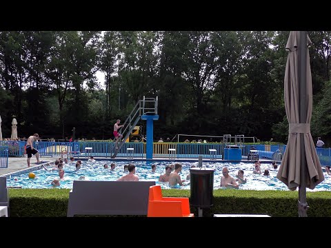 WP-leerlingen Veendam genieten in zwembad de kolck Meeden