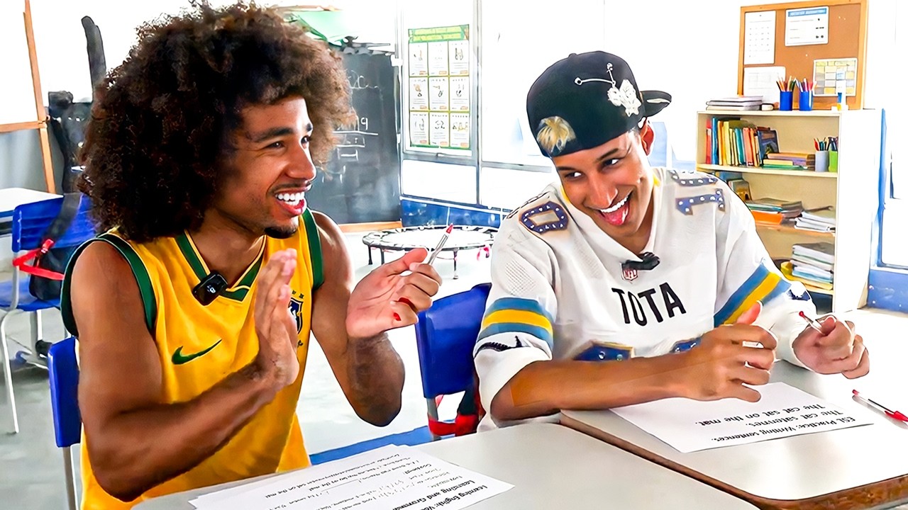 Ноэль Робинсон преподает английский язык всем желающим 😂!