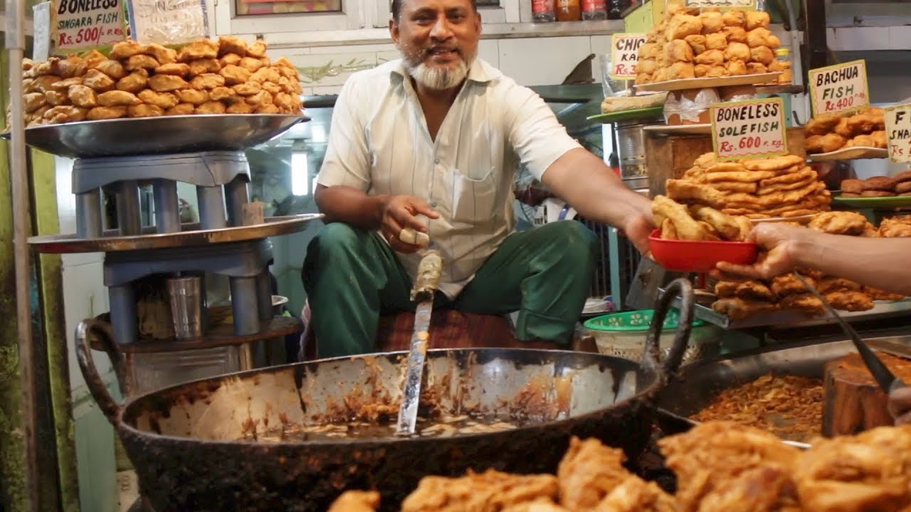 CHANDNI CHOWK OLD DELHI STREET FOOD || INDIA - YouTube