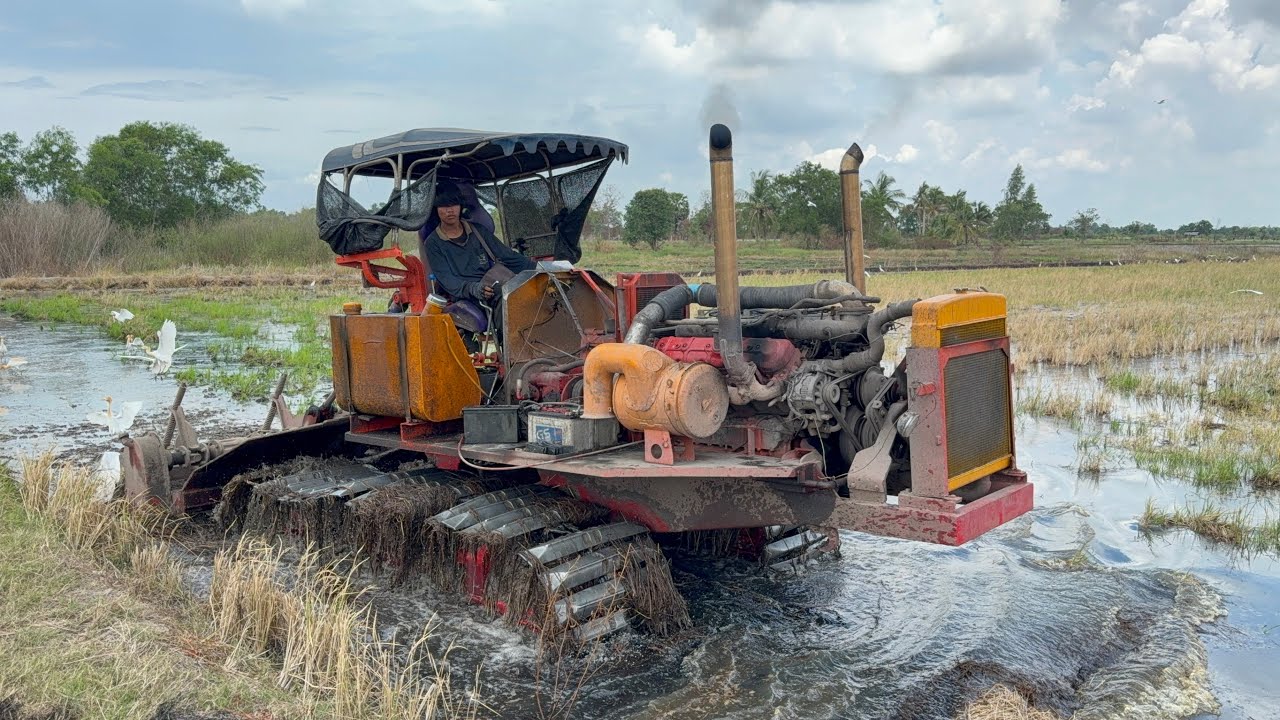 รถตีดินเครื่อง 10 สูบ  V10 แรงเหลือจัด กำลังดีสุดๆ #เกสรการเกษตร