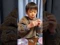 しなこボンボンを食べる~しなこになりたい息子