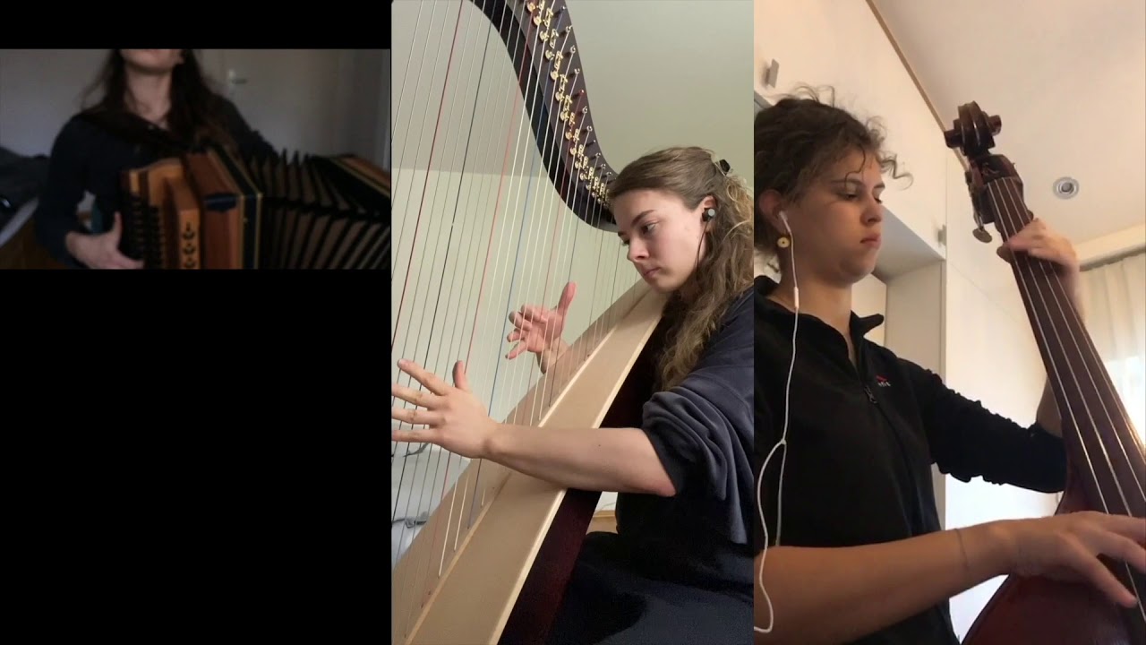 Felicitas Stecher und Laura-Marie Waldauf spielen 