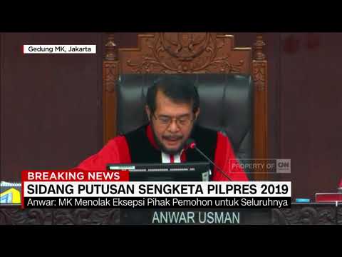Sah! MK Tolak Gugatan Pilpres Tim Prabowo-Sandi