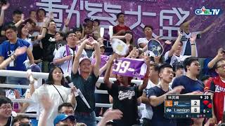06/03 統一 vs Lamigo 八局下,林立敲出左外野方向一壘安打,桃猿再進帳一分