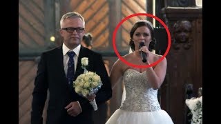 Эта невеста поразила всех, как только переступила порог церкви... Такого венчания никто не ожидал Эта невеста поразила всех, как только переступила порог церкви... Такого венчания никто не ожидал