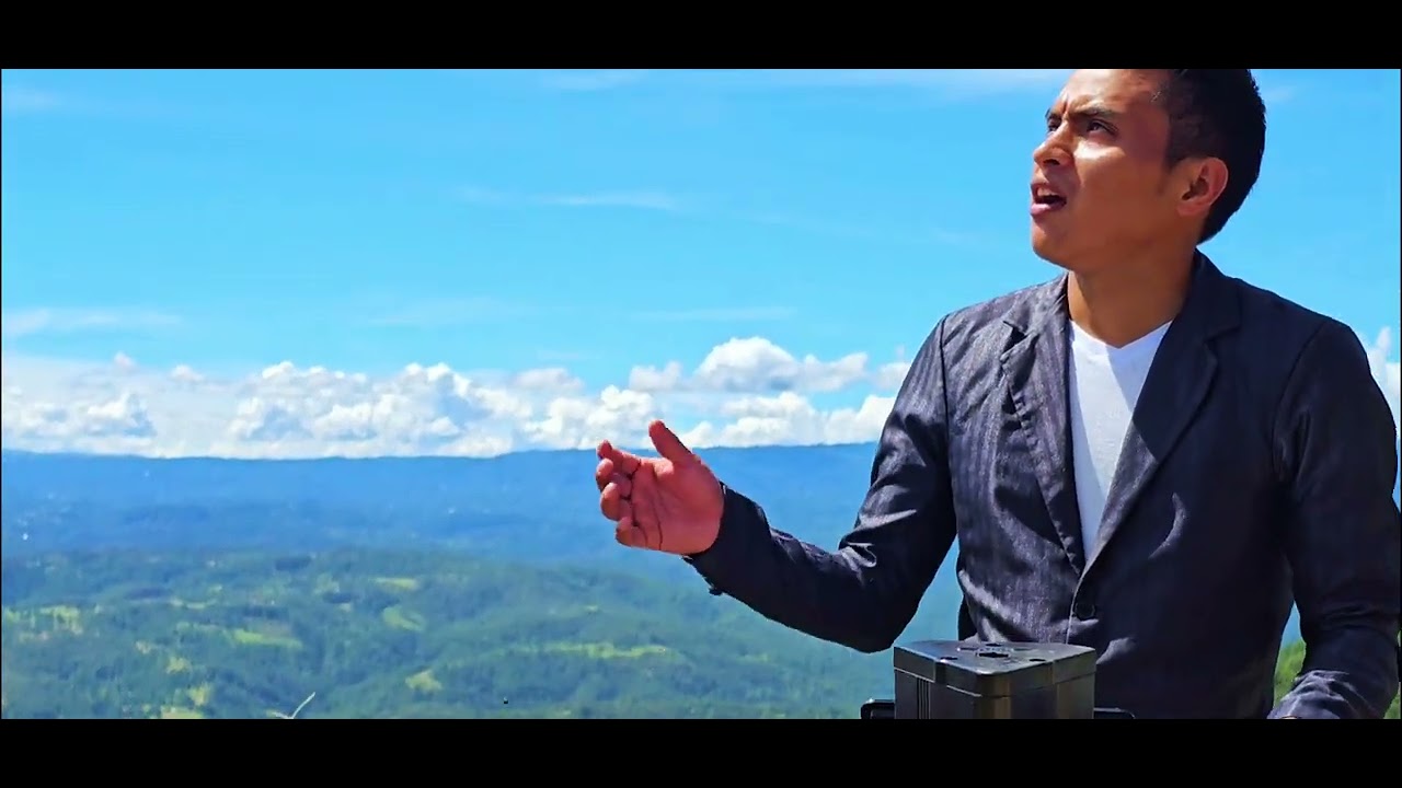 Cruzando Un Valle Voy.    Esvin Godinez 💥 