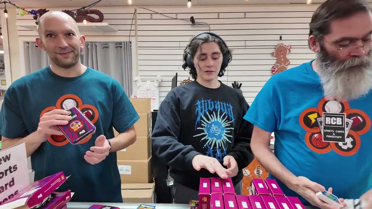 Неделя в нашем магазине спортивных карточек и покемонов №11 в Сент-Луисе - Мы обожаем открывать ф...