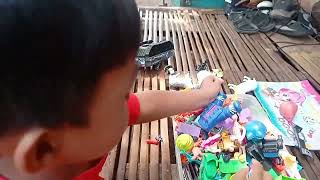 mencari mainan hilang#parel#bermainsambilbelajar #kuda #viral #trending