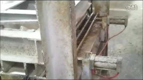 Simi-automatic block board composer  with finger joint wood bar