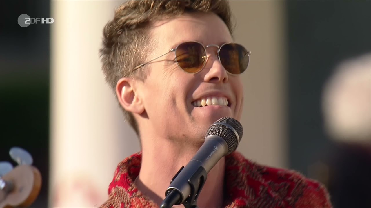 Guarda Mads Langer - Lightning @ZDF Fernsehgarten on tour 17.10.2021 su YouTube Guarda Mads Langer - Lightning @ZDF Fernsehgarten on tour 17.10.2021 su YouTube