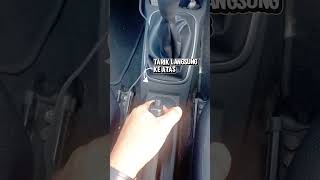 Cara Menggunakan Hand Rem Mobil yang Benar | Tips Mengemudi Aman #shorts