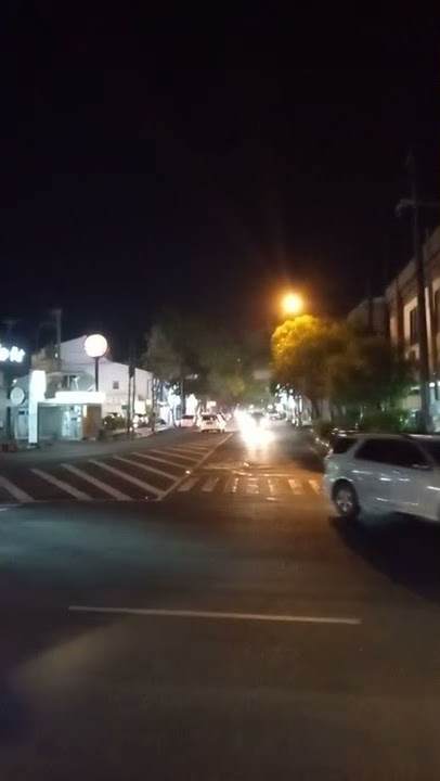 Suasana malam lalu lalang kendaraan di Alun Alun Pati #pati