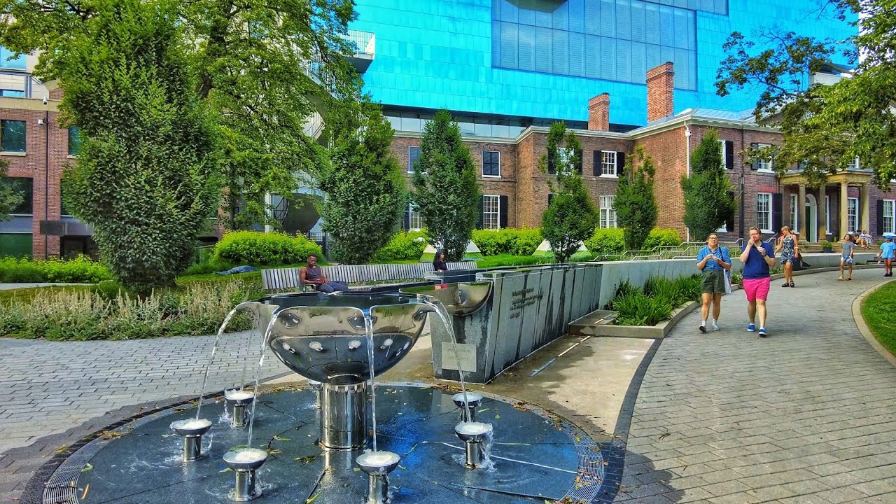 Toronto Walk - Grange Park