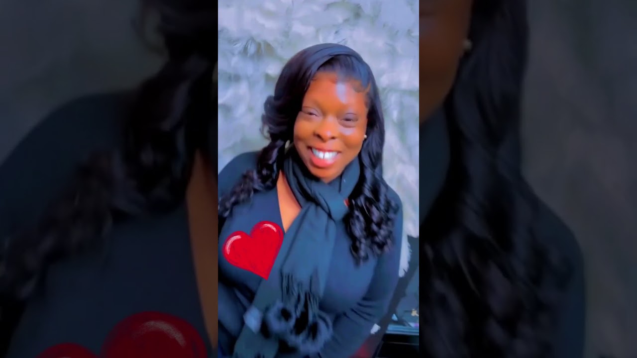 MY HAPPY RUNWAY DOLL ROCKING HER FRONTAL SEWING NICE AND NEATLY DONE ✅ ❤️❤️😍