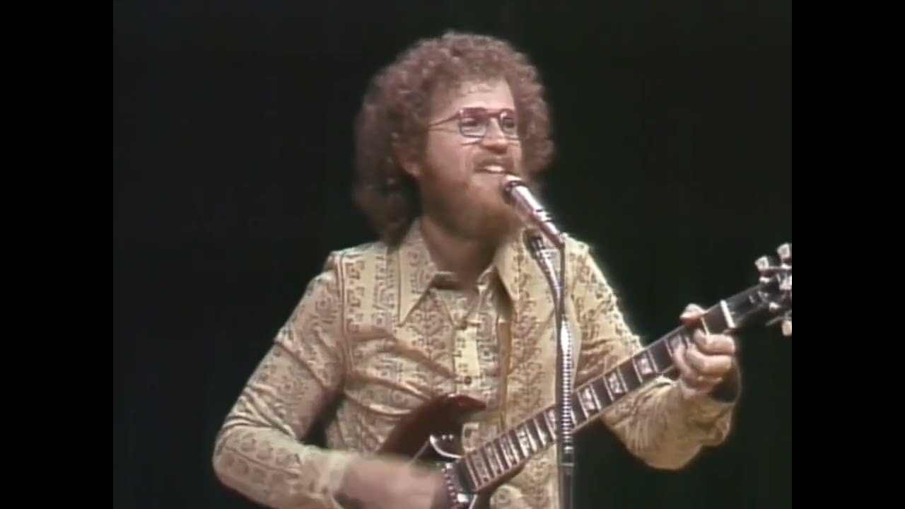 𝐋𝐎𝐕𝐄 𝐒𝐎𝐍𝐆 - 𝐅𝐫𝐨𝐧𝐭 𝐒𝐞𝐚𝐭, 𝐁𝐚𝐜𝐤 𝐒𝐞𝐚𝐭 (𝐋𝐢𝐯𝐞 𝐀𝐭 𝐌𝐚𝐫𝐚𝐧𝐚𝐭𝐡𝐚! 𝐂𝐨𝐧𝐜𝐞𝐫𝐭 - 𝟏𝟗𝟕𝟑)