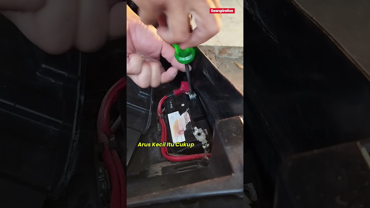 Wajib cabut aki motor kalau motor ditinggal lama, penyebab aki motor soak 