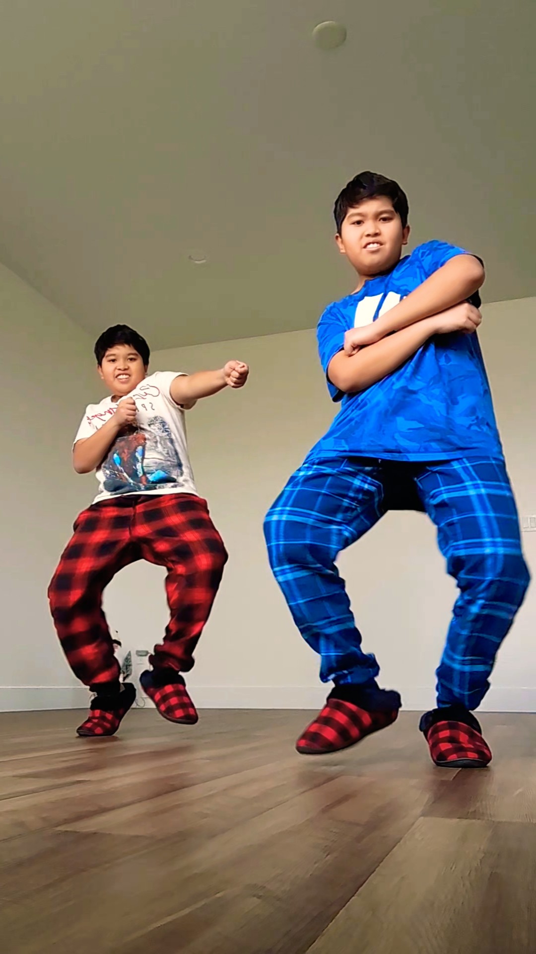 NEW VIRAL DANCE!? @TylerTheCreator #dance #twindance #foryou #dancemoves #shortsdance #shorts
