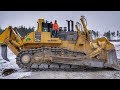 Big Komatsu D475A Dozer Working