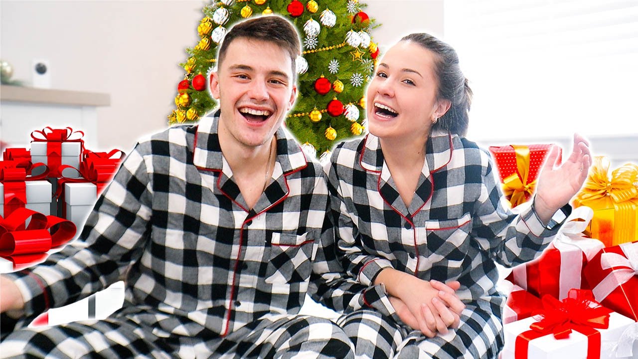 OPENING PRESENTS ON CHRISTMAS MORNING! | CHRISTMAS 2021