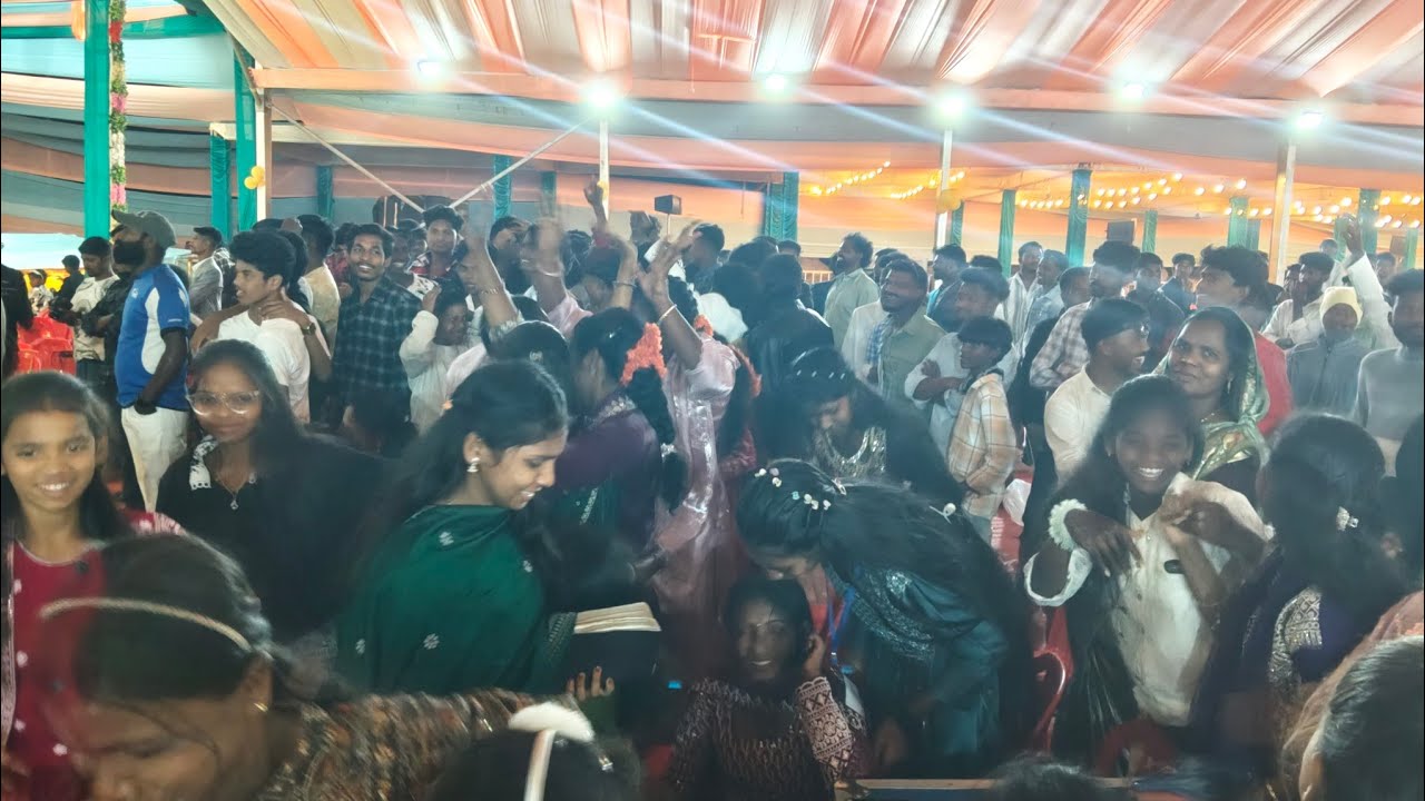 ନୂତନ ଦିନ ଗୀତ ରେ pendal ରେ DHOOM ନାଚ ନାଚିଲେ TABARADA ମଣ୍ଡଳୀ ଲୋକେ ସଭା ଶାଳ ପରେ