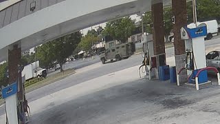 Video shows FBI in downtown Norfolk CBD Shoppe