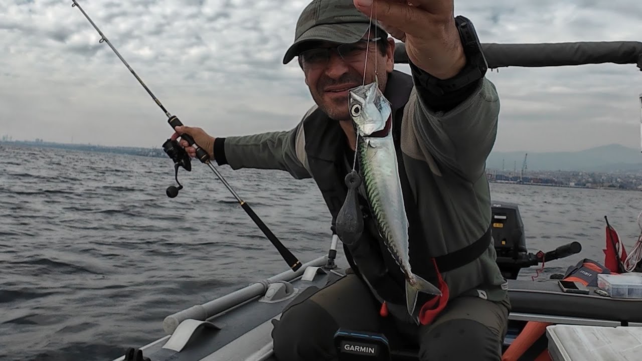 FABRİKALAR, LİMANLAR, TERSANELER... DEV GEMİLER ARASINDA ŞİŞME BOT İLE BALIK AVI.!