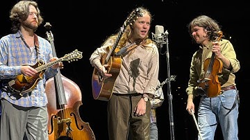 Billy Strings “Uncle Pen” single mic 12/6/25 KFC Yum Center 