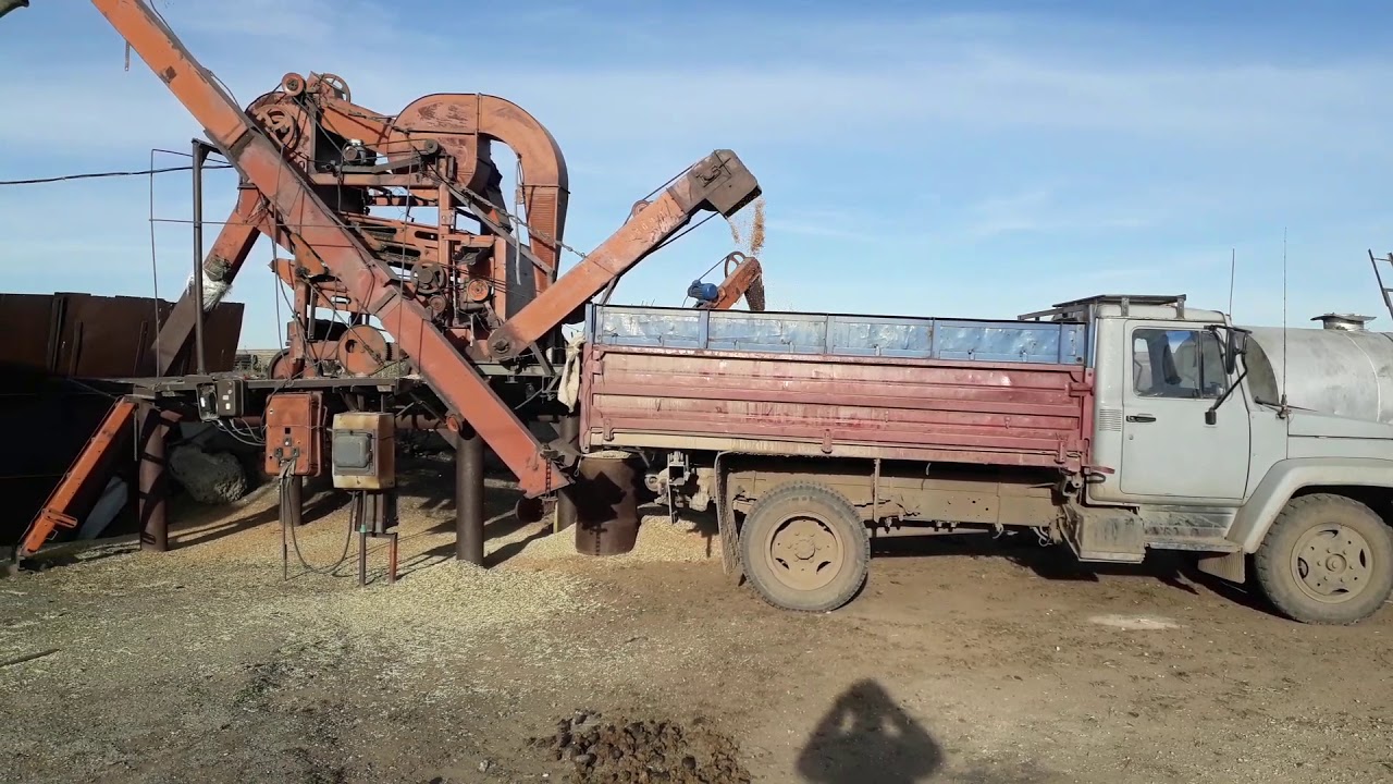 Зерноочиститель ОВС-25 - YouTube