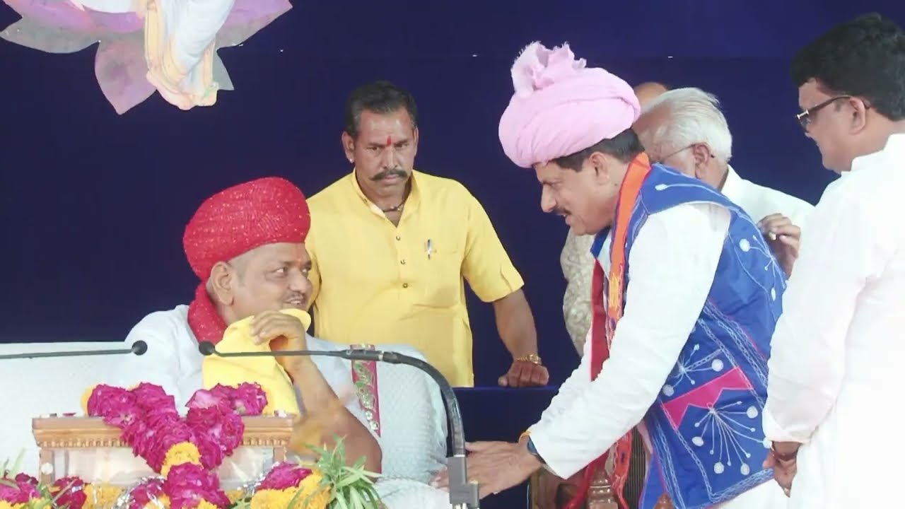 179. माननीय मुख्यमंत्री श्री मोहन यादव ने पुज्य संत श्री कमल किशोर जी नागर की दर्शन लाभ प्राप्त किये