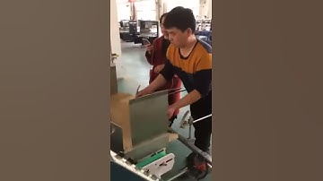 Russian customers test GS-1100 folding gluing machine in the factory