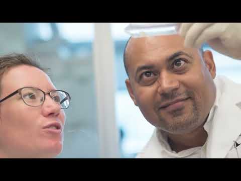 Capa de Noreen Bukhari Ask Me About Dystonia